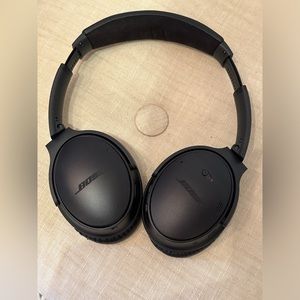 Bose over ear noise cancellation wireless headphones